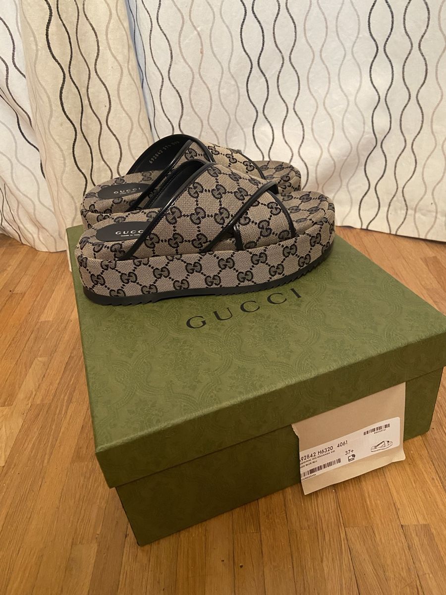 Gucci Scarpe da donna: Claquette Gucci – Nuovo (secondo la descrizione) da Le Lignon venduto da Ana2831