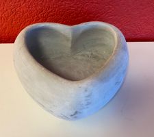 Herzförmige Dekoschale aus Beton - Neu