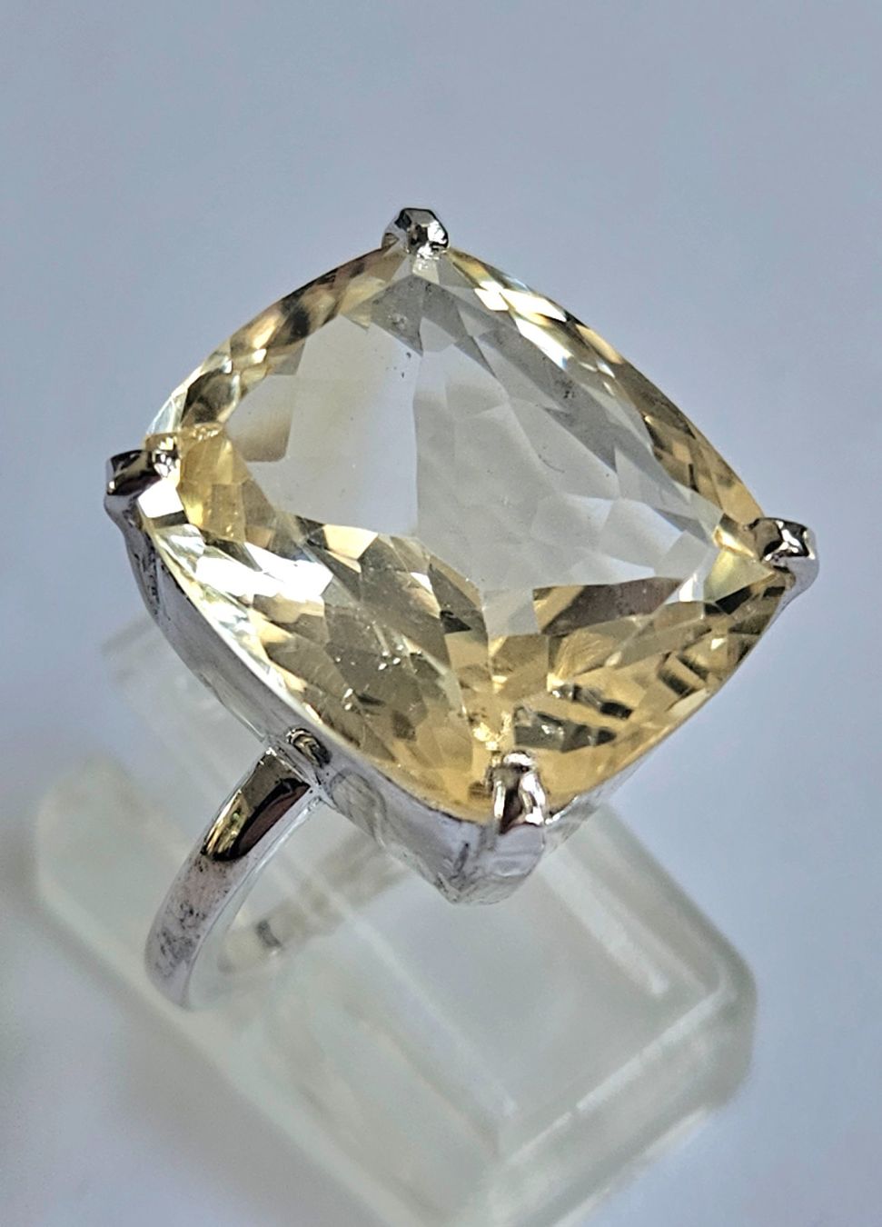 Ringe: Ring mit grossem gelbem Citrin Solitaire 58 – Neu (gemäss Beschreibung) aus Zürich von ben_mn5h