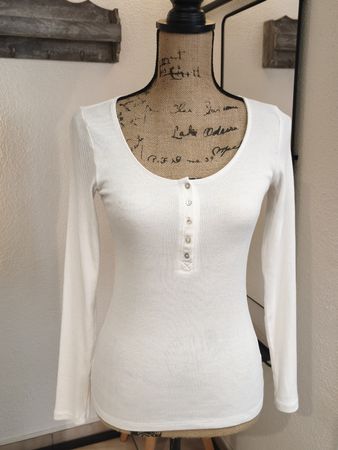 Langarmshirt H&M gerippt mit Knopfleiste weiss Grösse S