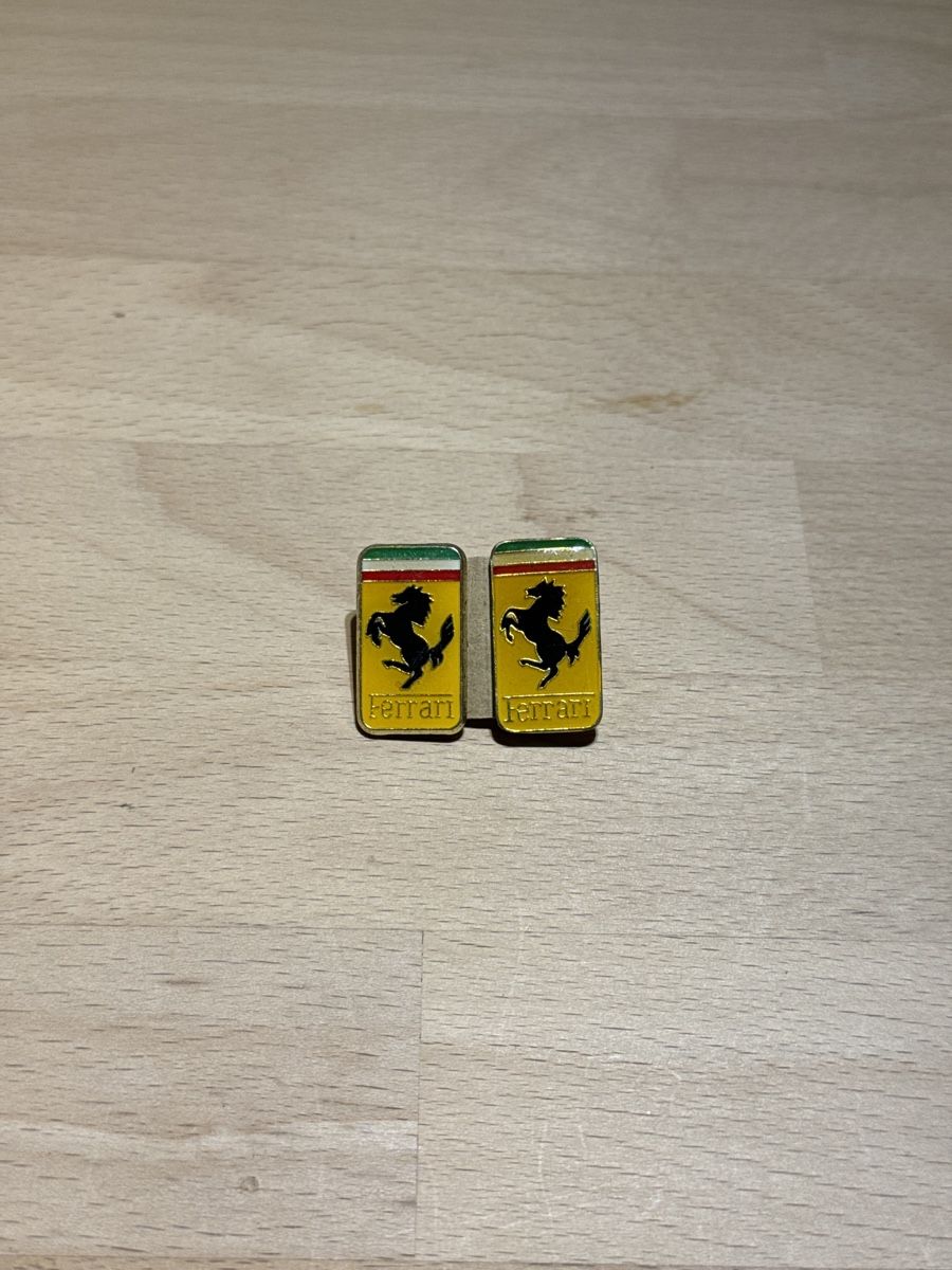 Ferrari Placchette & Badge: Pin - Ferrari (2X) – Usato da Stüsslingen venduto da leo_nzh6