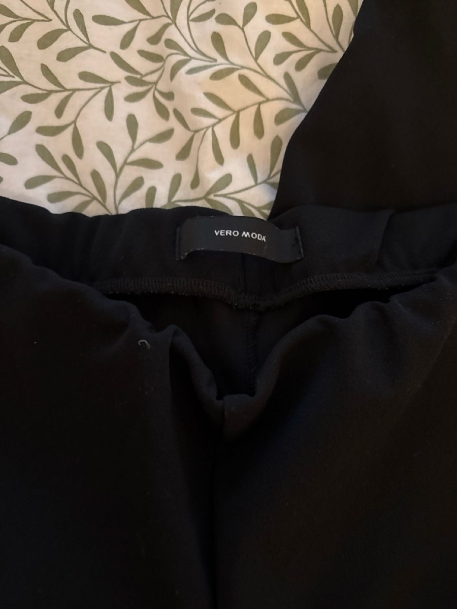 Pantaloni: Vero Moda Hose, Schwarz, Grösse S/36 – Usato da Bern venduto da fab_tx65 1