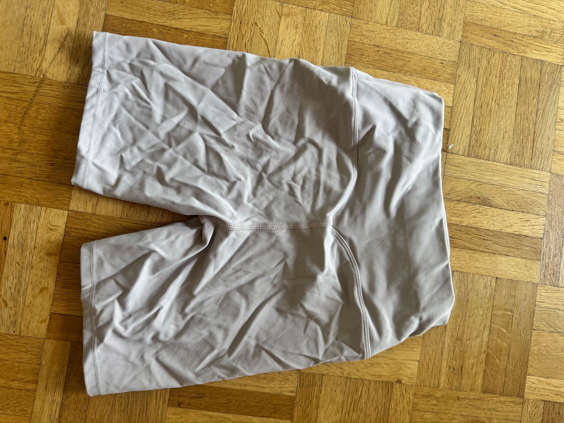 Pantaloni: Beige Nude Gym Shorts – Nuovo (secondo la descrizione) da Zürich venduto da forestF4iry 1