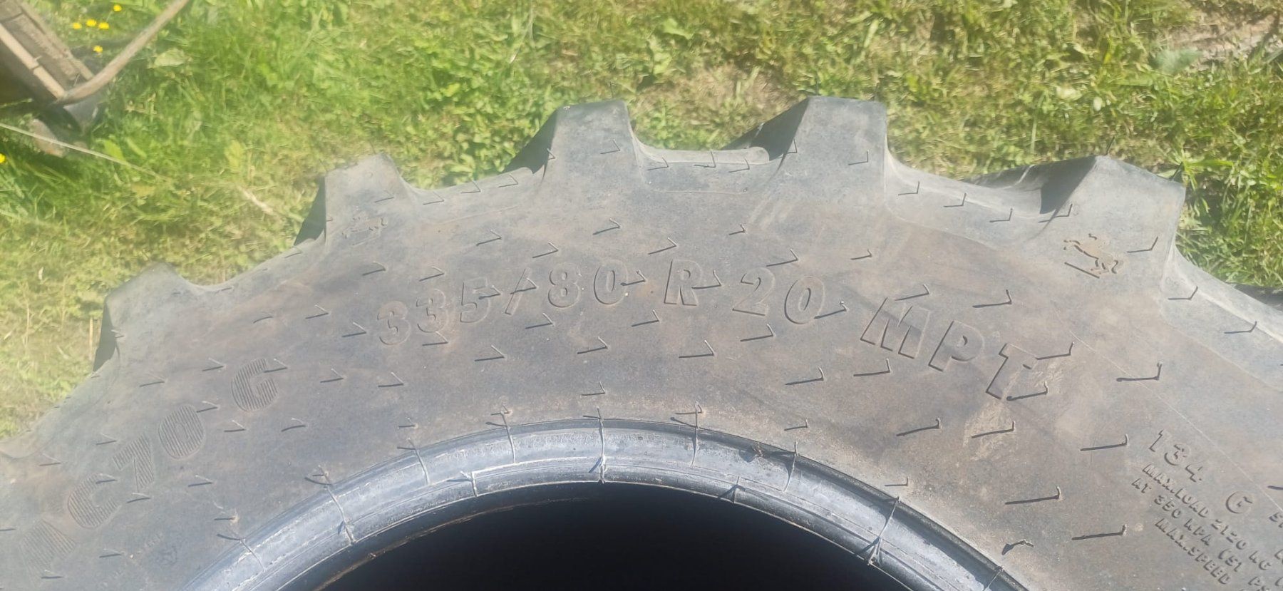 Continental Pneus & Kompletträder: Reifen 335/80R20 – Gebraucht aus Rothenthurm von biberegger 1