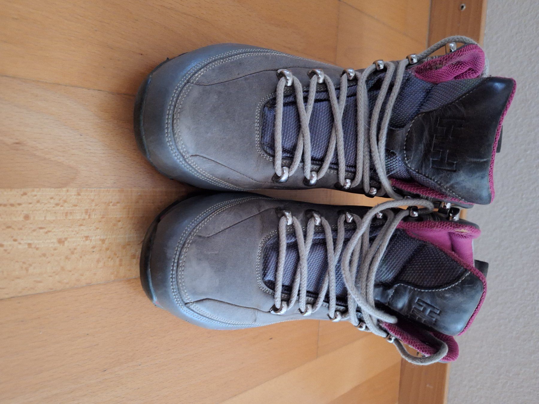 Helly Hansen Scarpe da donna: Damen Schuhe Gr. 39 1/3 – Usato da Richterswil venduto da zsubaba86
