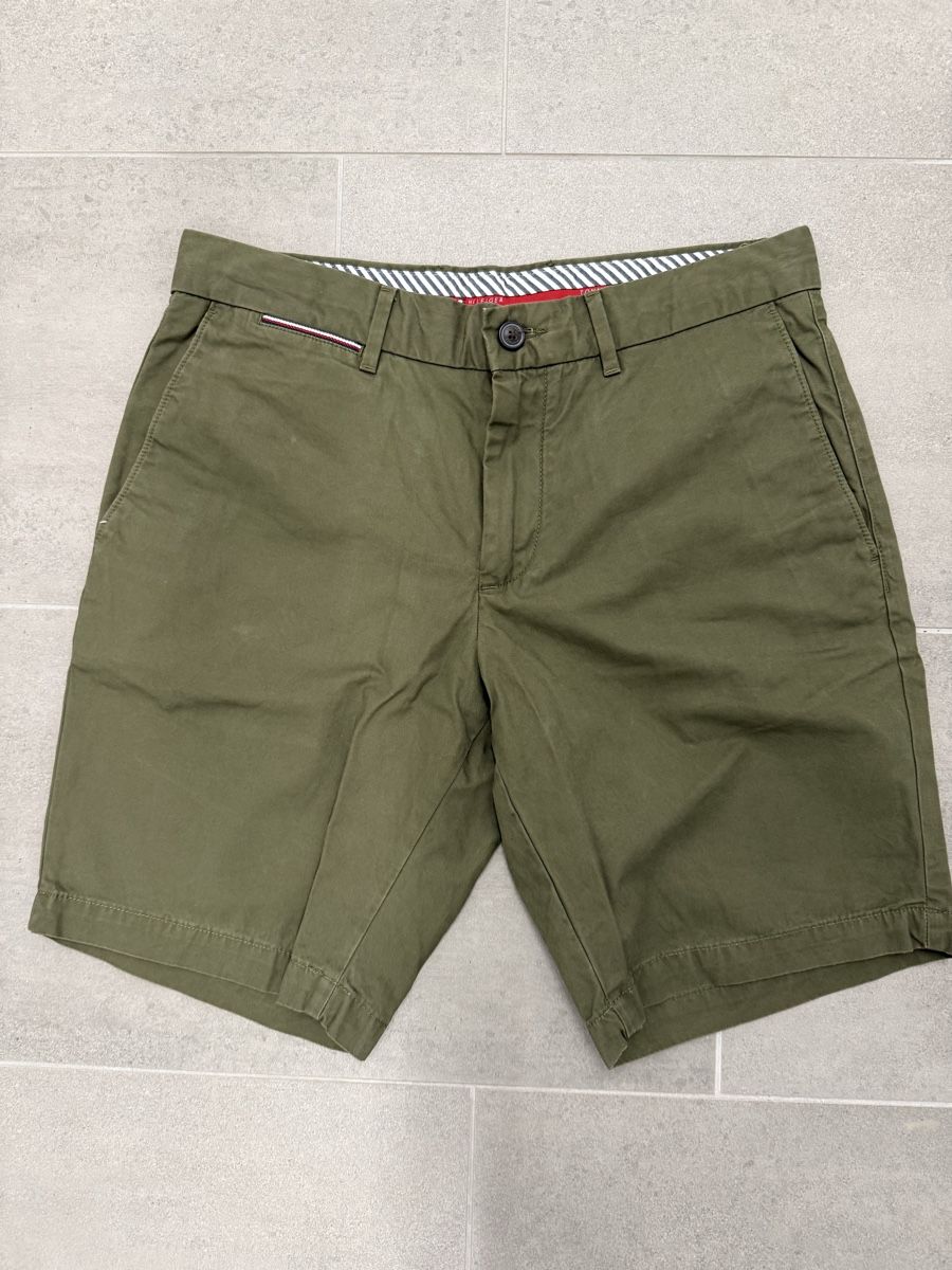 Tommy Hilfiger Hosen: Kurzhosen, Gr 32, Tommy Hilfiger – Neu (gemäss Beschreibung) aus Frauenfeld von simme81