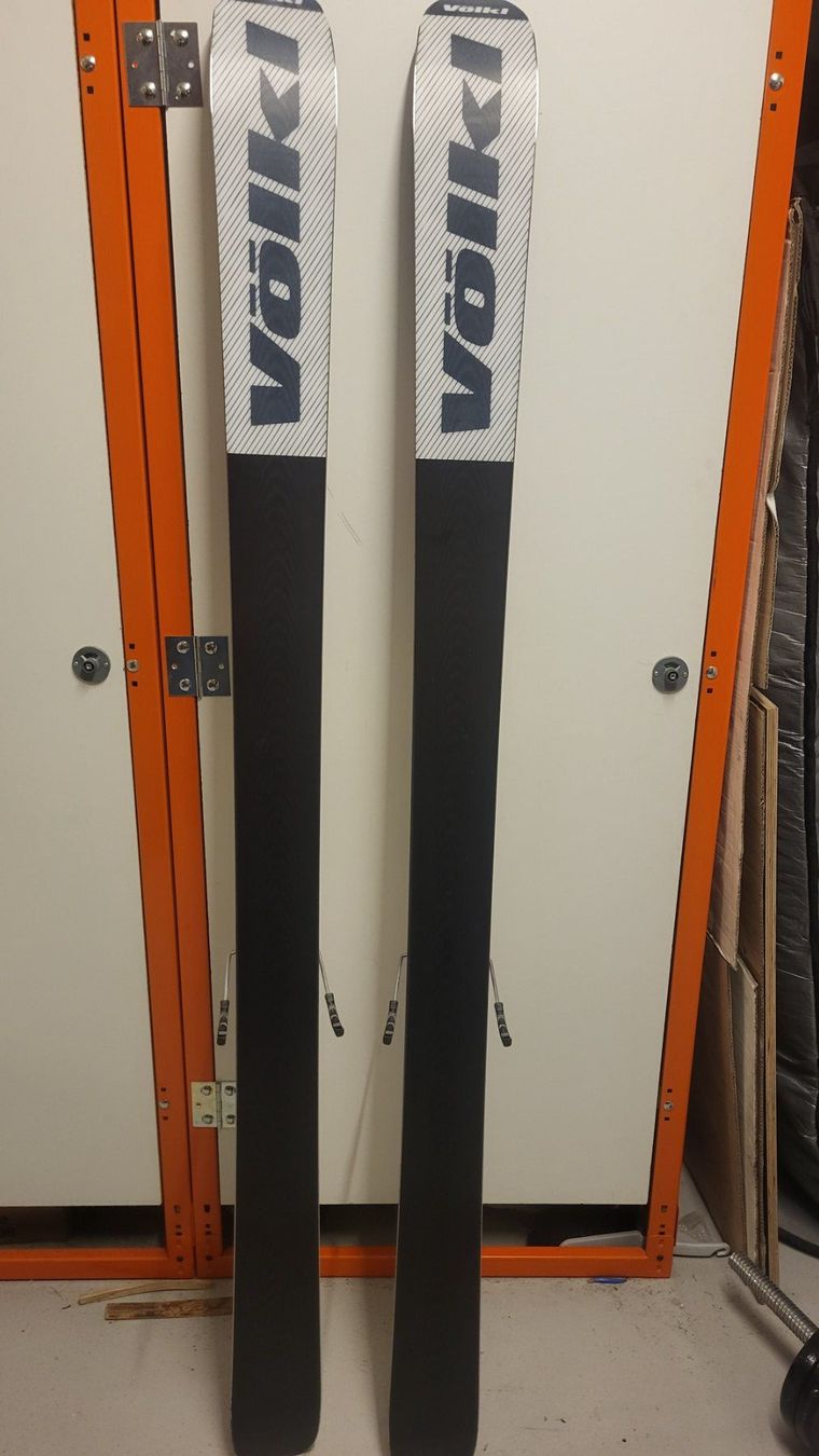 Sci: Völkl Mantra Freeride ski – Usato da Romanshorn venduto da smi_vm7g 1