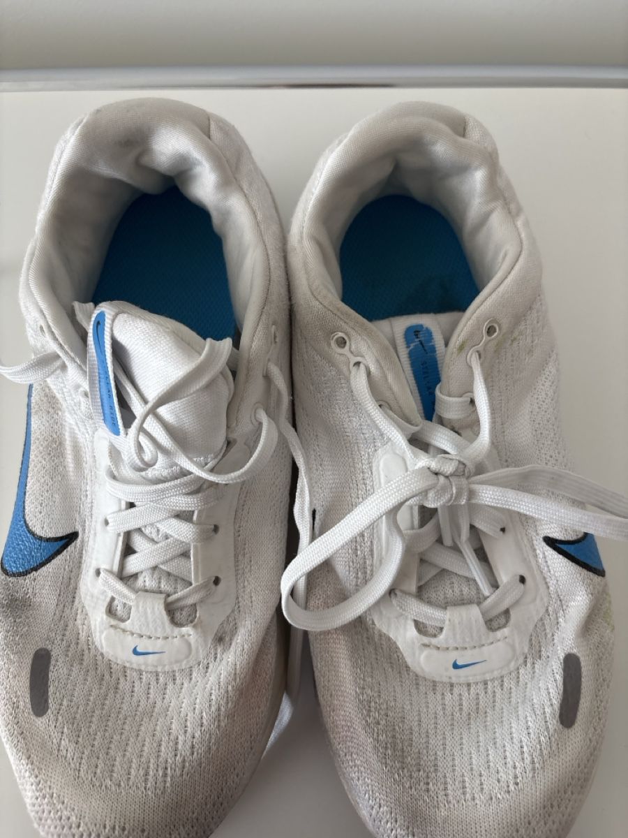 Nike Chaussures garçon: Nike Schuhe  – D'occasion à Salenstein par sehrgut