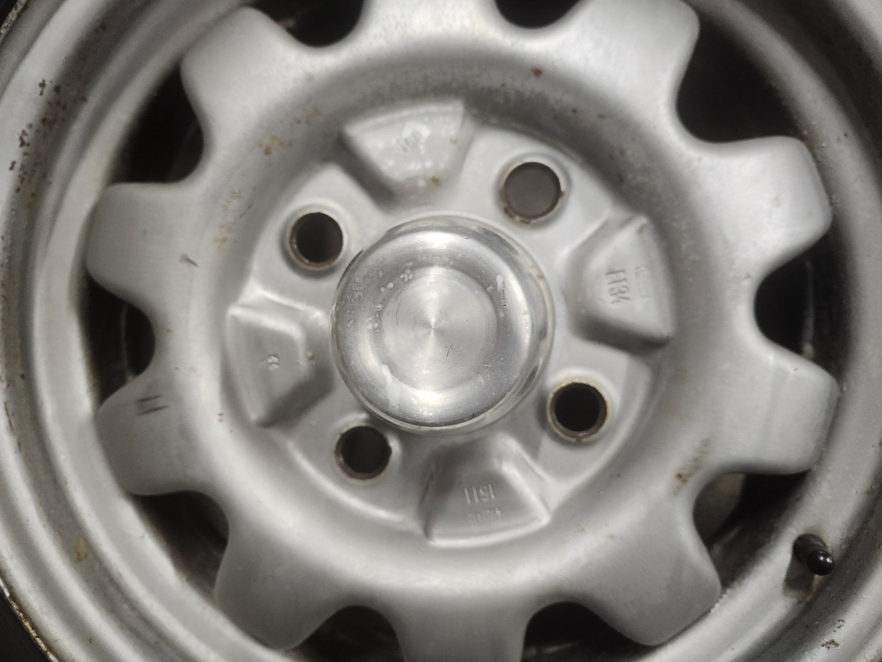 Volkswagen Cerchioni: VW Käfer Felgen – Usato da Appenzell Eggerst. venduto da RuschC 1