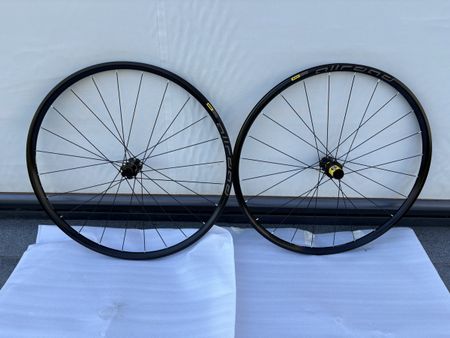 Gravel-Radsatz Mavic Allroad fabrikneu