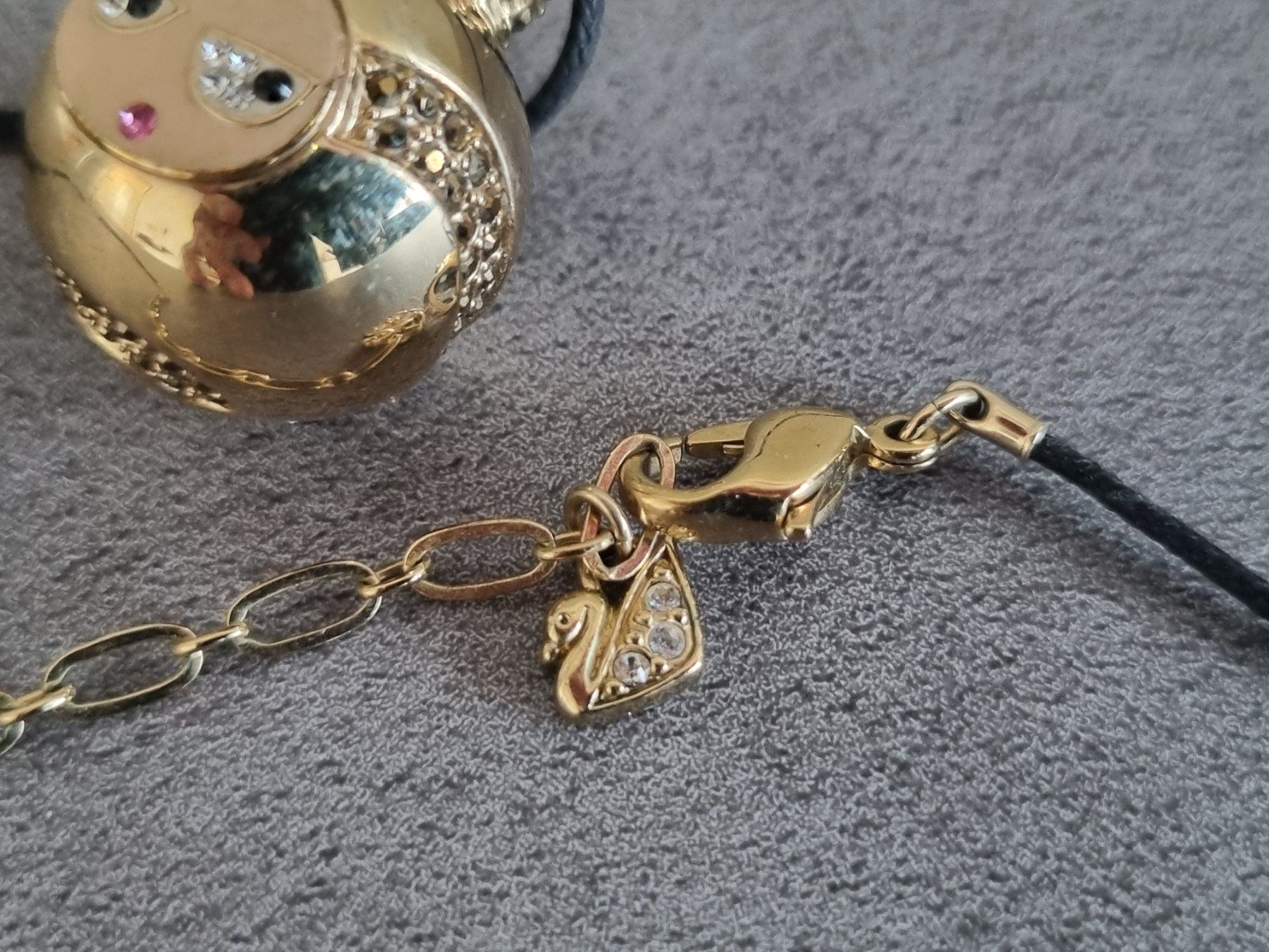 Swarovski Ciondoli: Swarovski "Elvis" Anhängerkette Weihnachtskugel (Goldplated) – Usato da Lenzburg venduto da freedomky 4