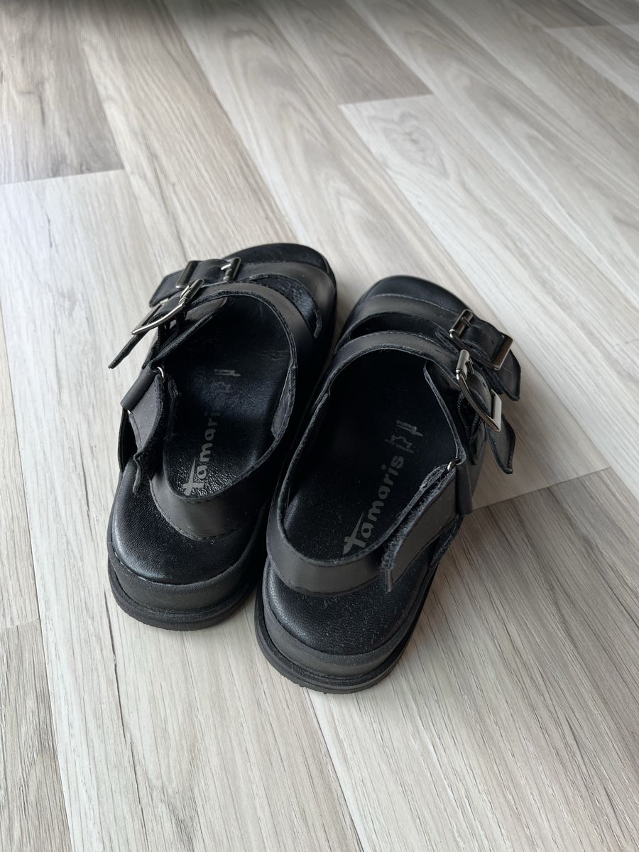 Scarpe da donna: Schwarze Ledersandalen – Usato da Sarnen venduto da sab_ll66 1