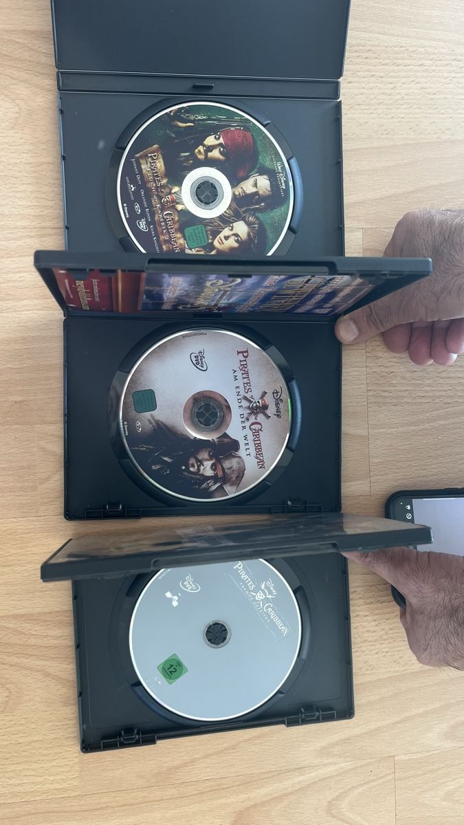 Tutti i DVDs: Fluch der Karibik DVD Set – Usato da Bern venduto da ece_nxk7 1