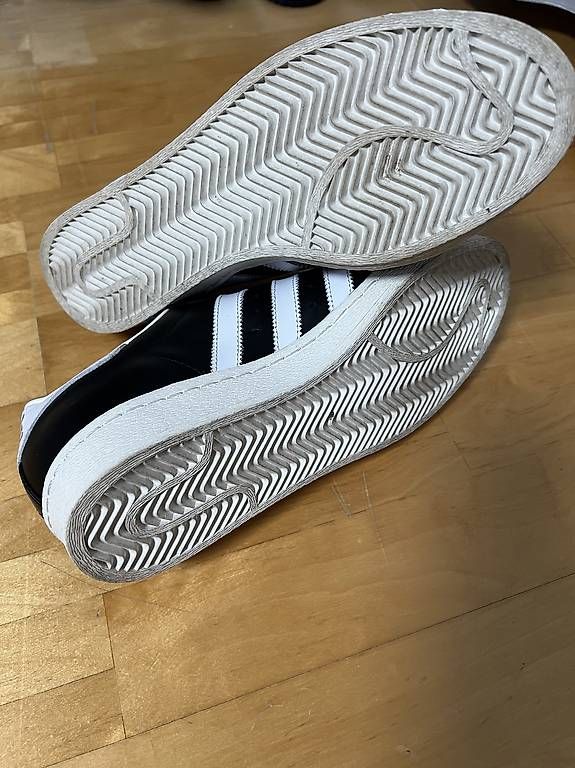 Adidas Scarpe da uomo: Adidas Superstar Schuhe – Usato da Spreitenbach venduto da R-8957 2