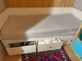 Weisses Ikea Hemnes Tagesbett