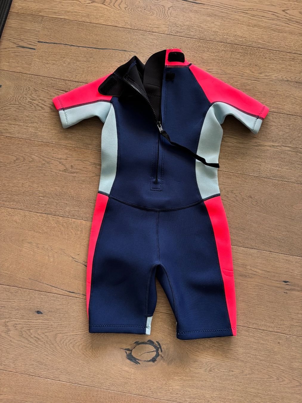 Surfboards & Schwimmbrette: Neopren Shorty, Grösse: 9-10jährig – Gebraucht aus Wahlendorf von Irba