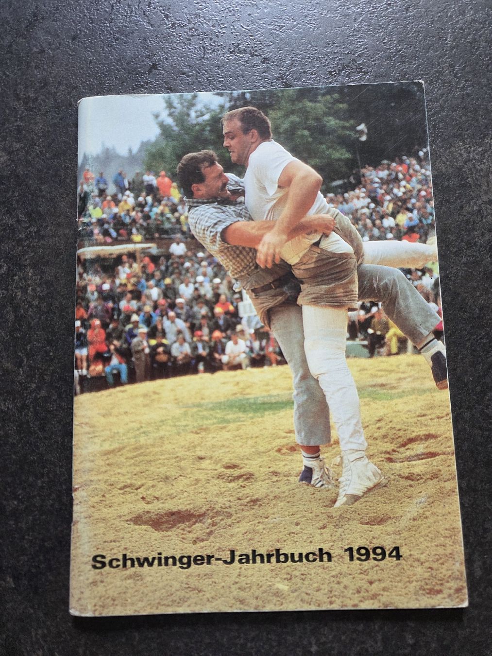 Libri: Schwingerjahrbuch 1994-2018 – Usato da Sevelen venduto da ViaFalo