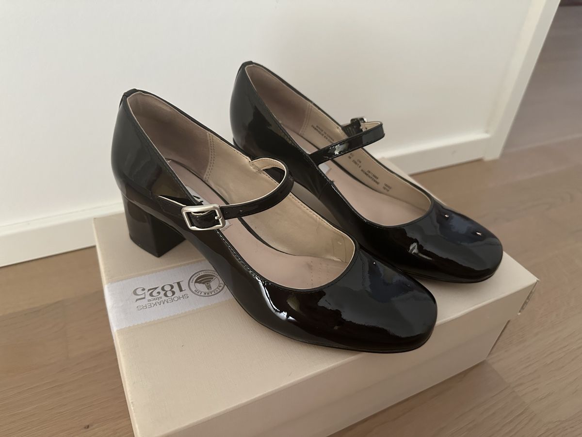 Clarks Chaussures femmes: Clarks Talons  – D'occasion à Genève par AuTuMnLoveR
