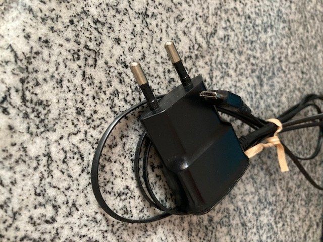Samsung Chargements: Samsung Ladekabel Model ETAOU10EBE – D'occasion à Untervaz par AndreaC04 1