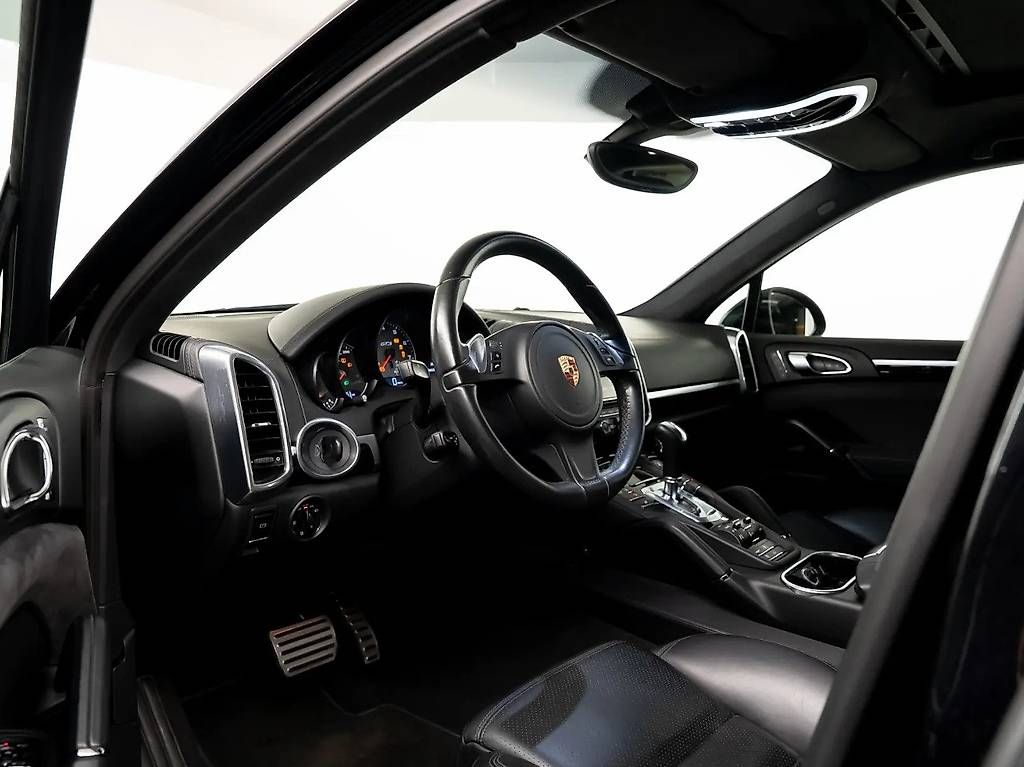 Automobili: Porsche Cayenne 4.8 V8 GTS TipT – Usato da Langenthal venduto da Goergens10 5