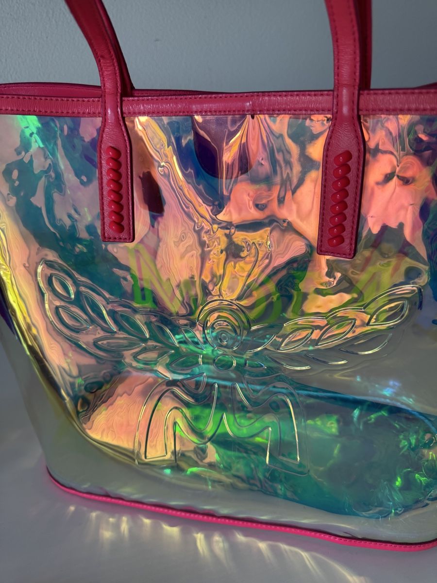 Mcm Borse da donna: MCM Flo Shopper Hologram Medium Neon Pink – Usato da Oberglatt ZH venduto da jul_nhy7 4