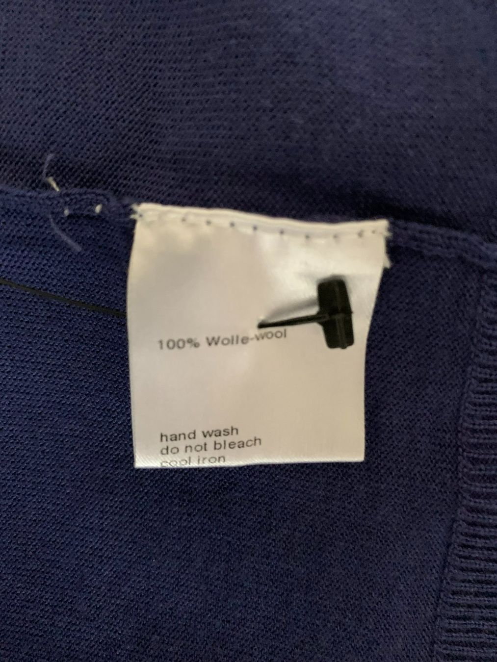 Akris Maglioni & Felpe: AKRIS: Edler schwarz/blau gestreifter Pullover, 38 – Nuovo (secondo la descrizione) da Luzern venduto da paulablue 7