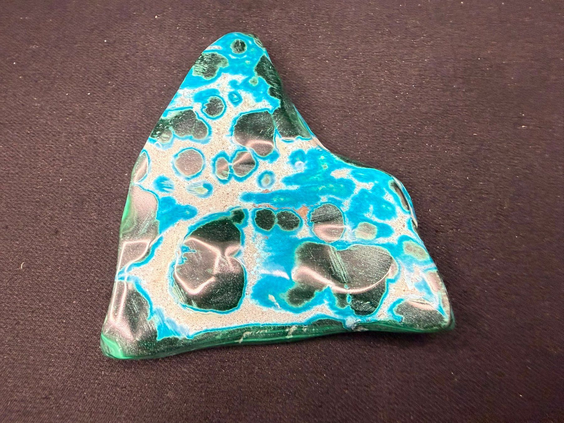 Minerali & Pietre curative: Malachit und Chrysocolla poliert – Usato da Schinznach Bad venduto da Demerald 7