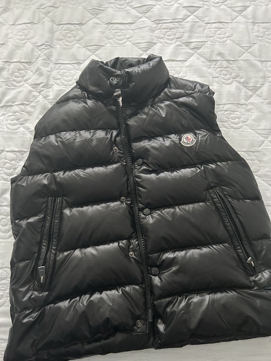 Moncler Gilets & Westen: Moncler – Neu (gemäss Beschreibung) aus Winterthur von yan_yfz7