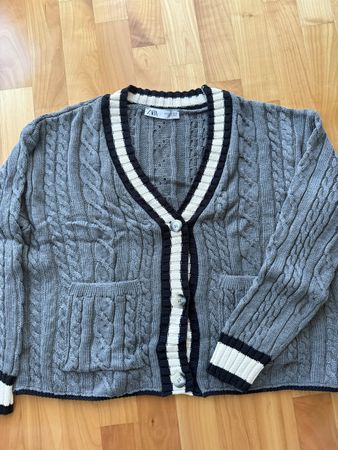 Strickjacke Zara grau mit Zopfmuster, Gr. M - neuwertig