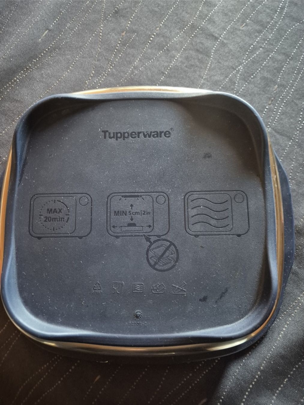 Tupperware Recipients et similaires: tupperware micropro grill  – D'occasion à Cossonay-Ville par bricbroc 2