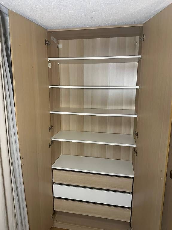 Ikea Armadi: Angefertigter Ikea Holz Schrank – Usato da Suhr venduto da Checkitout 1