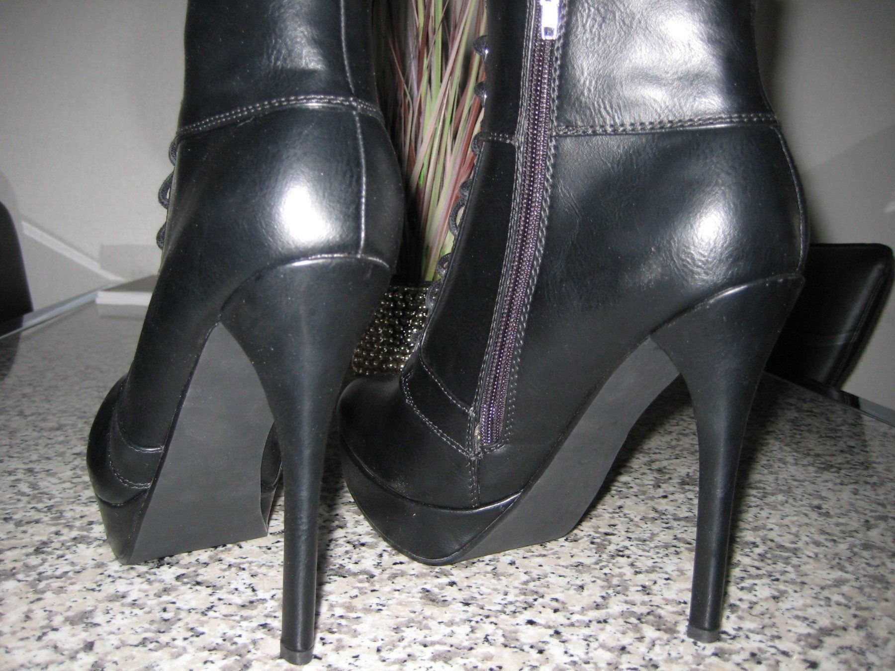 Damenschuhe: Sexy High Heels Stiefeletten Gr. 42 – Neu und originalverpackt aus Bürglen UR von Kpcp20 2