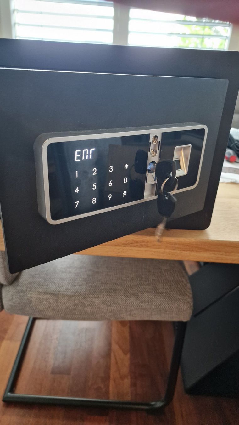 Casseforti: Tresor mit Fingerabdruckscanner, Zahlencode und Schlüssel – Nuovo (secondo la descrizione) da Basel venduto da Blaze_It 2