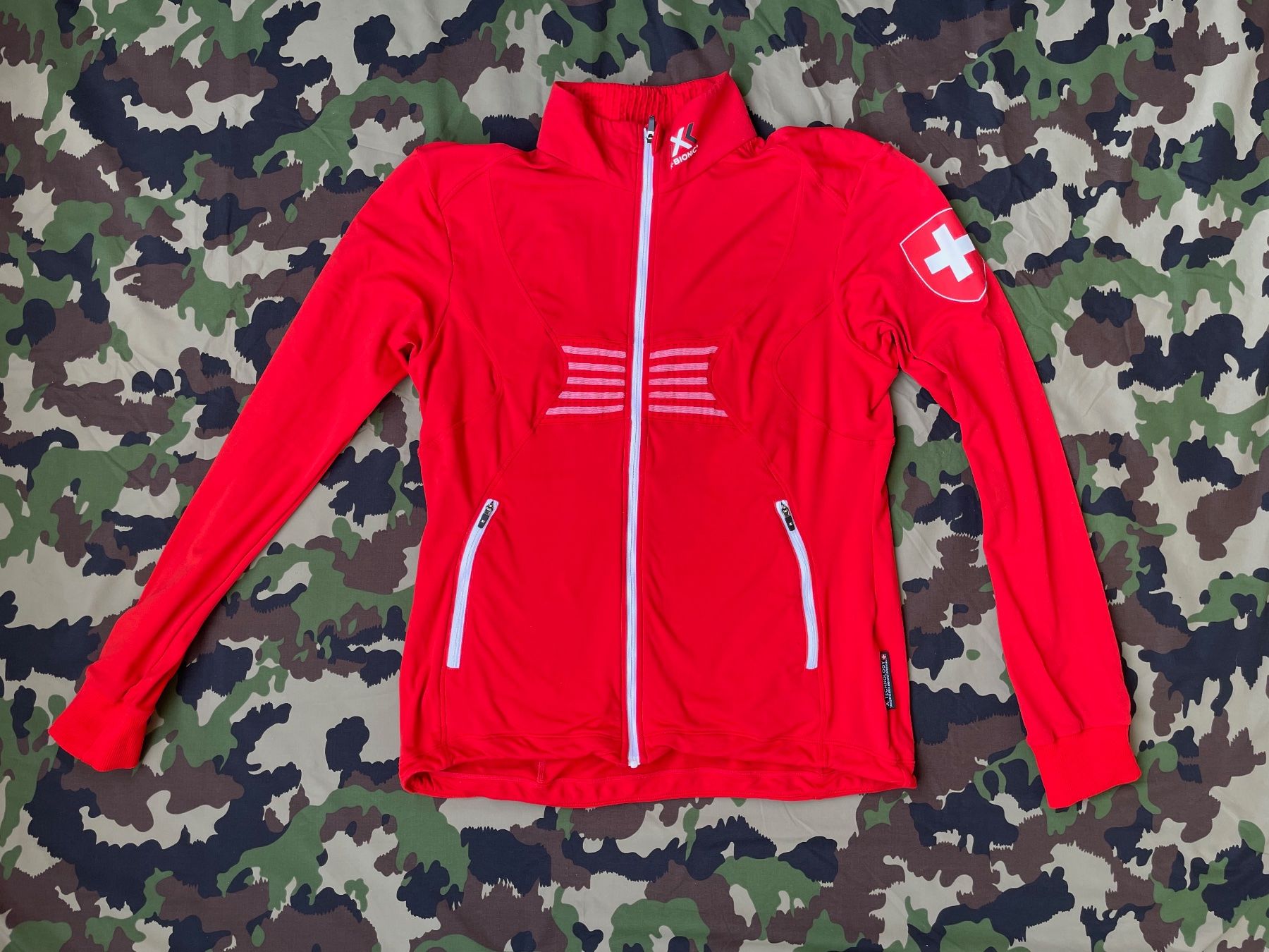 Swiss Giacche: X-Bionic Thermal Zip Longsleeve Swiss Ski Sz L – Usato da Zürich venduto da le_souk