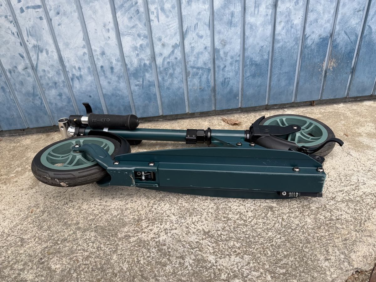 Micro Kickboard: Micro Klappscooter dunkelgrün – Usato da Lyss venduto da nekoreh 3