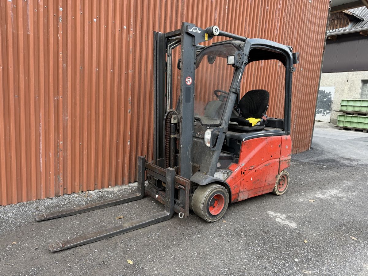 Linde Carrelli elevatori e a forche: Gabelstapler Linde E20 – Usato da Buchs SG venduto da werk96