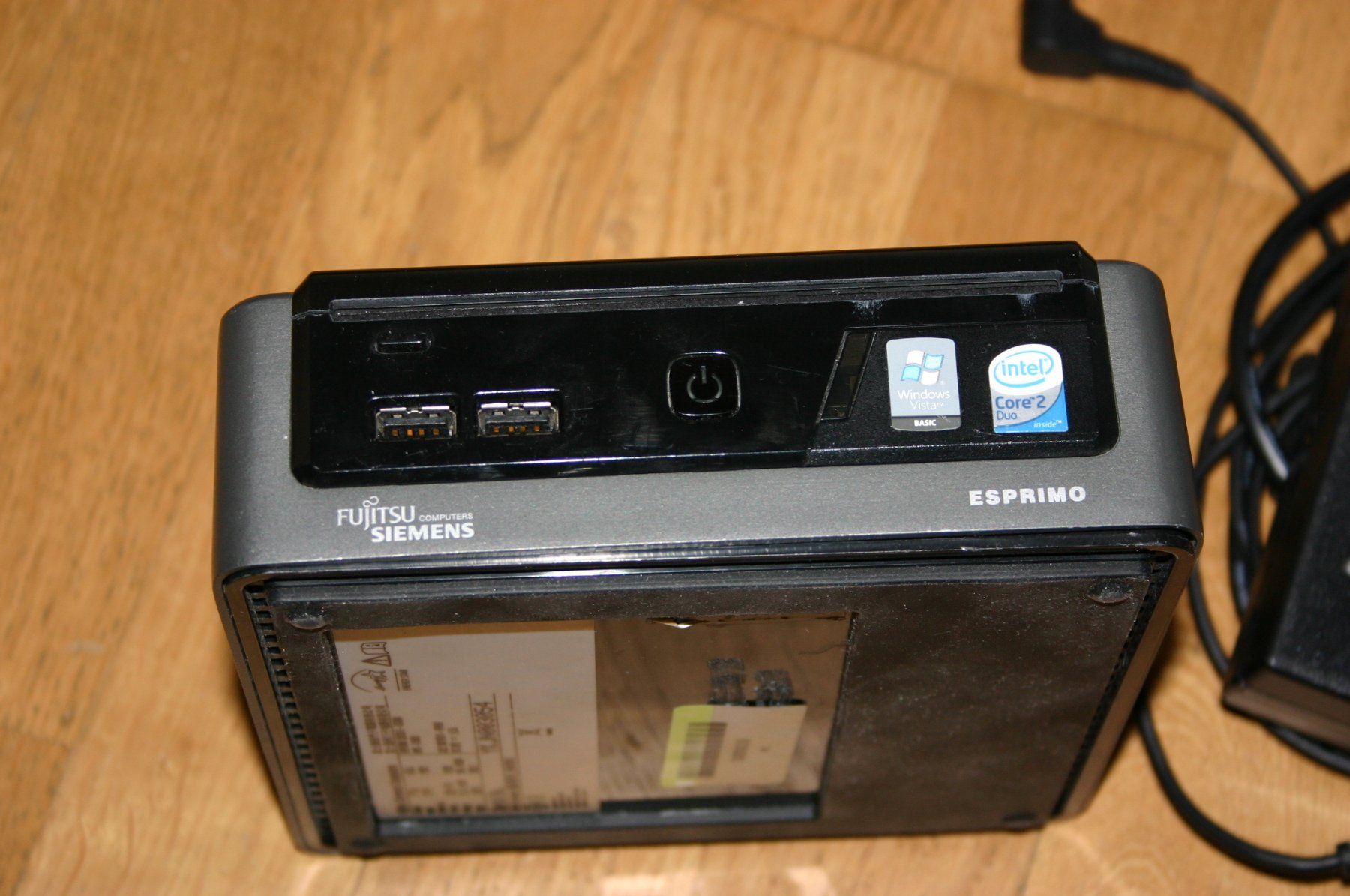 Fujitsu PC: Mini-PC Fujitsu Siemens Esprimo mit Windows 7 – Usato da Stettlen venduto da Bigjm 1