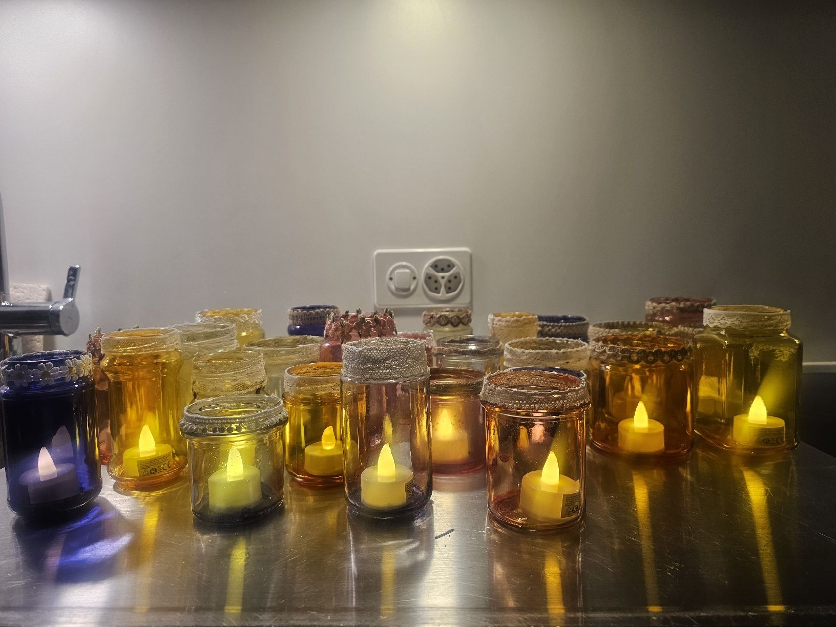 Partylite Tutte le decorazioni: 130 bunte Teelichter Gläser – Usato da Zürich venduto da SelinaA. 3