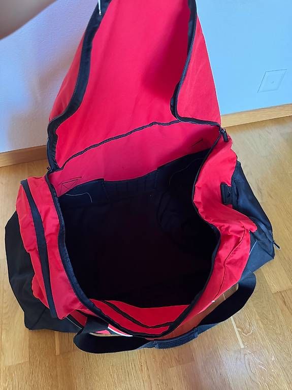 Puma Borse: Sporttasche Puma / Rot – Usato da Hünibach venduto da s.leptir 1