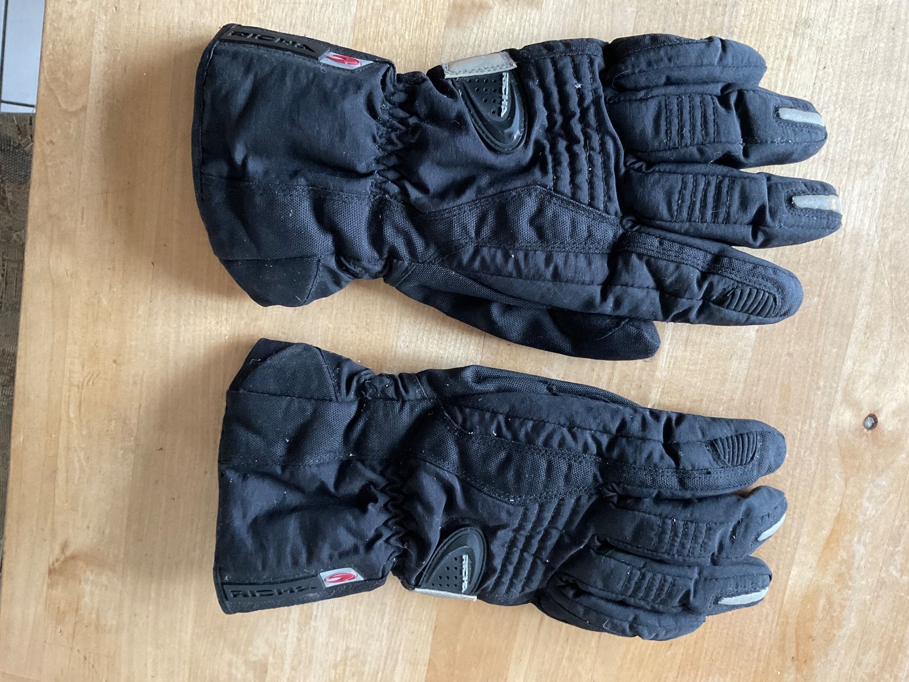 Guanti & manicotti: Richa Motorradhandschuhe Grösse S – Usato da Schinznach-Bad venduto da kappi16