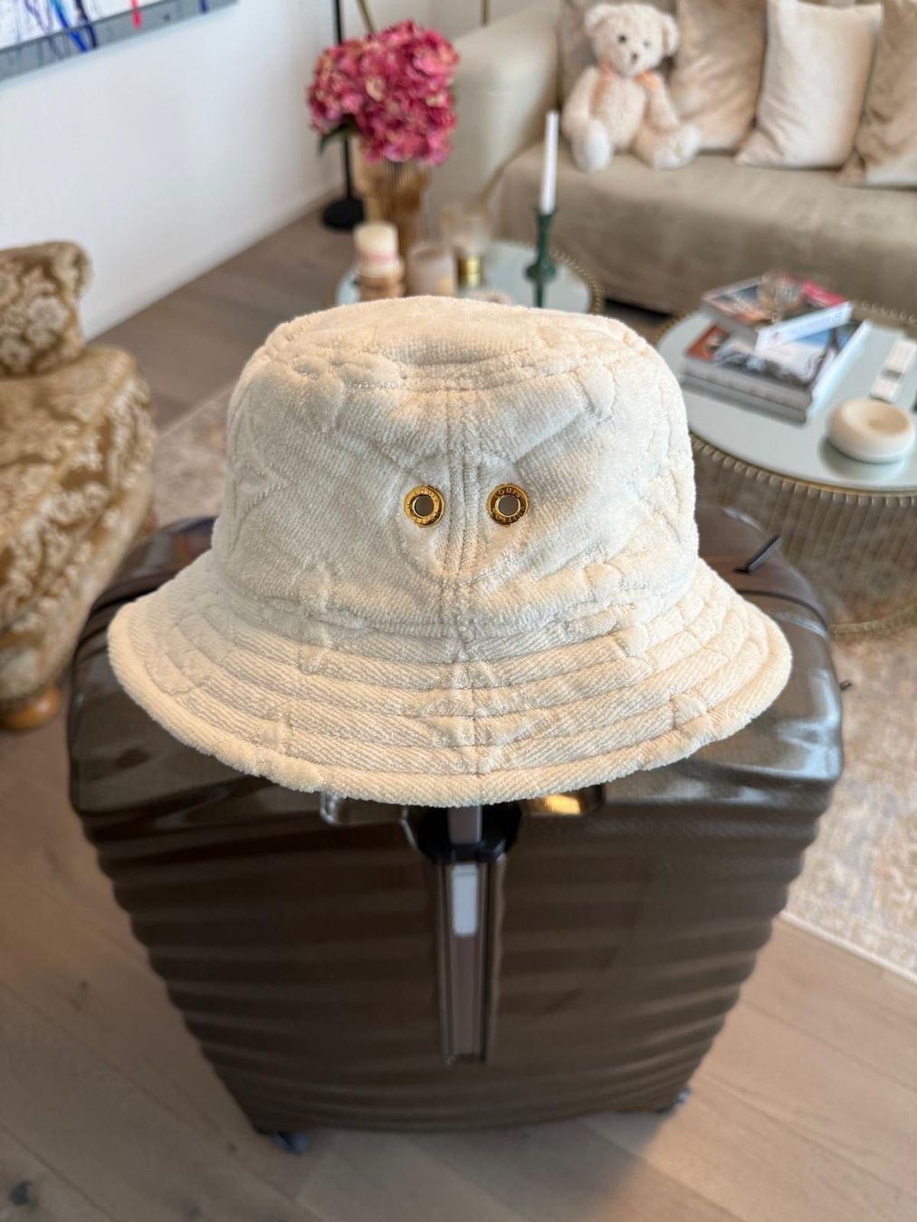 Louis Vuitton Copricapi, berretti & cappellini: Louis Vuitton Sonnenhut – Usato da Glattpark(Opfikon) venduto da Barbiie 1