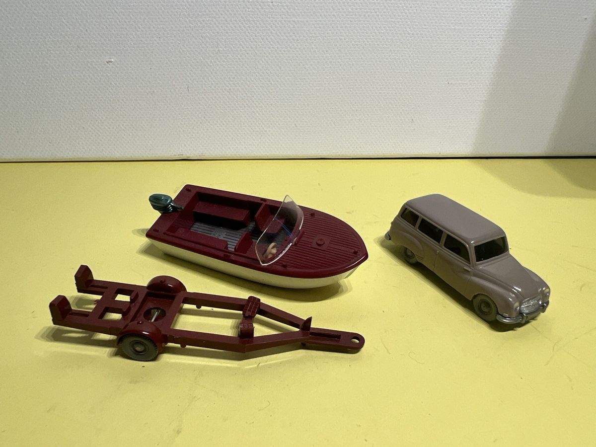 Wiking Modellini d'auto: Wiking DKW mit Motorboot-Anhänger in 1/87 – Usato da Weinfelden venduto da Kammerflimmern 1