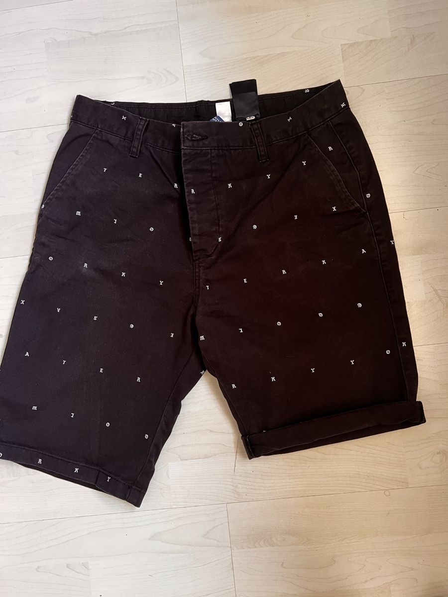 H&M Pantaloni: Shorts schwarz  – Usato da Münchenbuchsee venduto da wurzel123