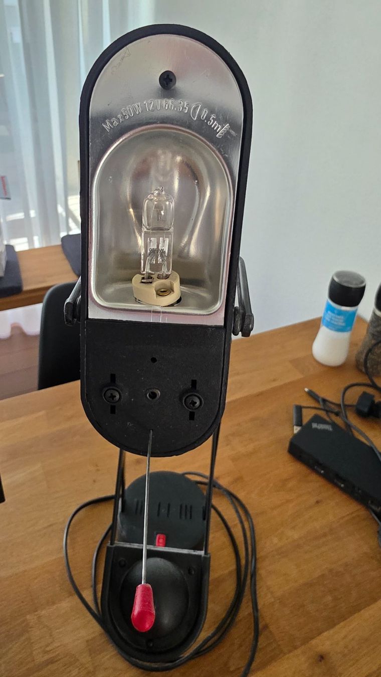 Lampade: Büro Tischlampe (Halogen) – Usato da Sursee venduto da Stormrider308 1
