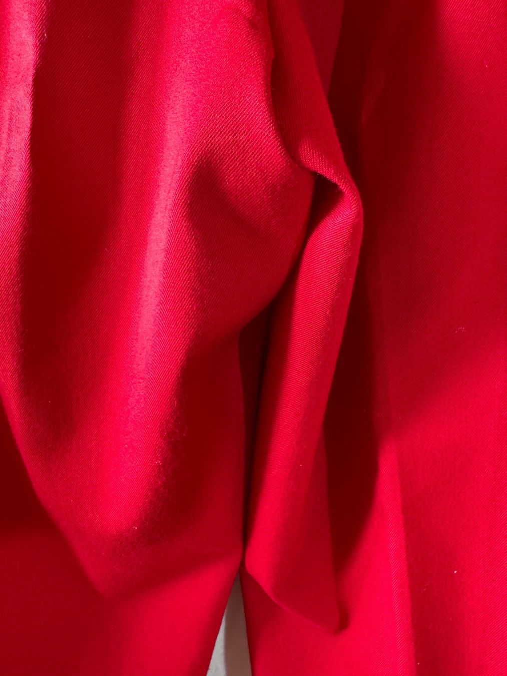 H&M Pantaloni: Rote Hose mit Gürtel von H&M Gr. 38 – Usato da Grosswangen venduto da second_hand_dress 8