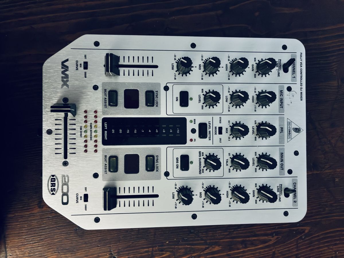 Behringer Mischpulte: Behringer VMX200 DJ Mixer 2 channels gebraucht – Gebraucht aus Zürich von Giallotto 1
