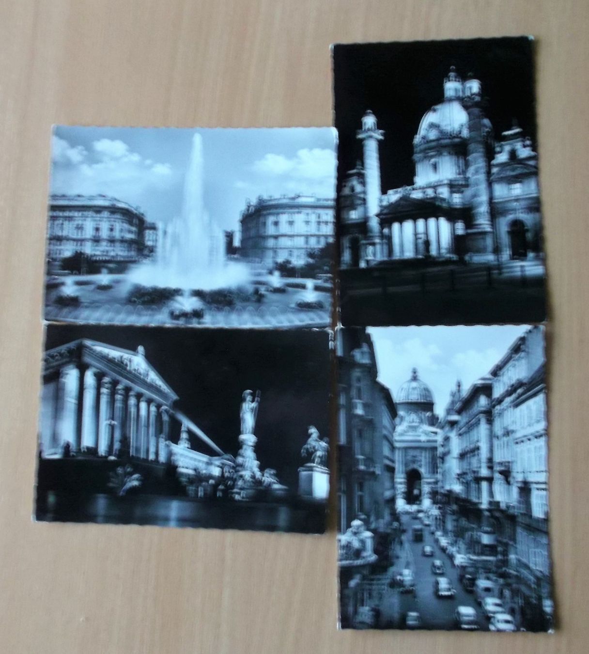 Cartoline postali: 4 A Karten Wien 1962 – Usato da Uffikon venduto da Semo2