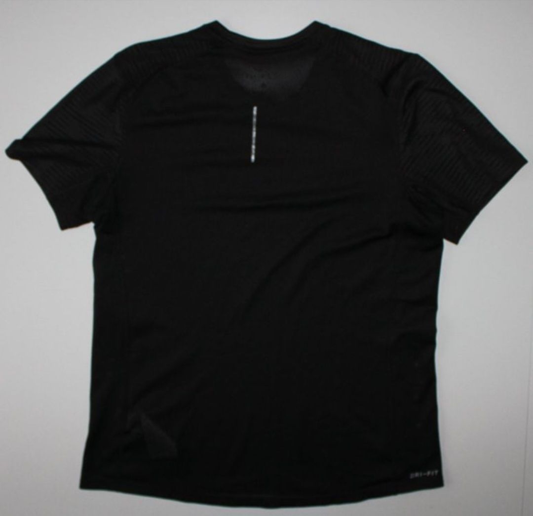 Nike T-shirt: Nike dri-fit sport tshirt – Usato da Bern venduto da leona_rth 3