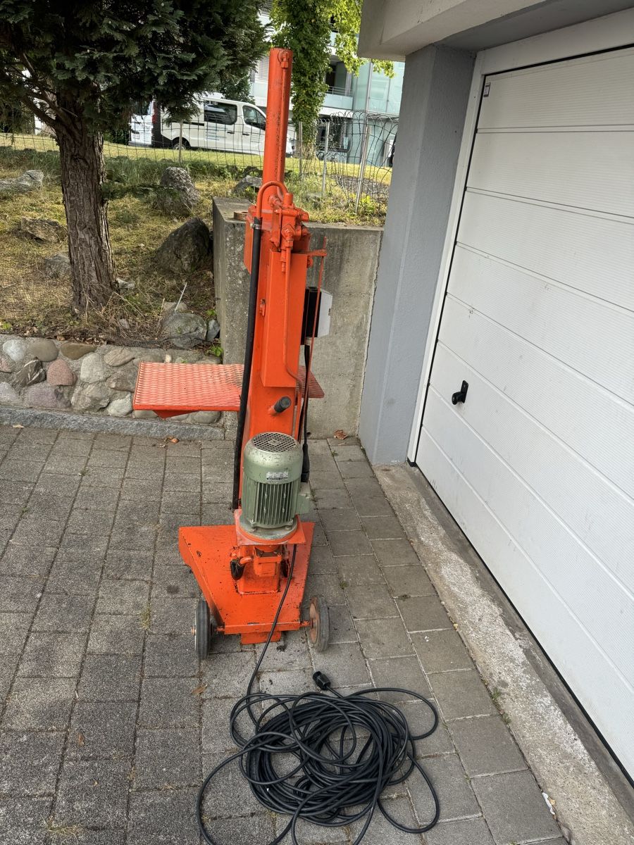 Tutte le macchine: Holzspalter guter Zustand – Usato da Möhlin venduto da mic_k7rm 2