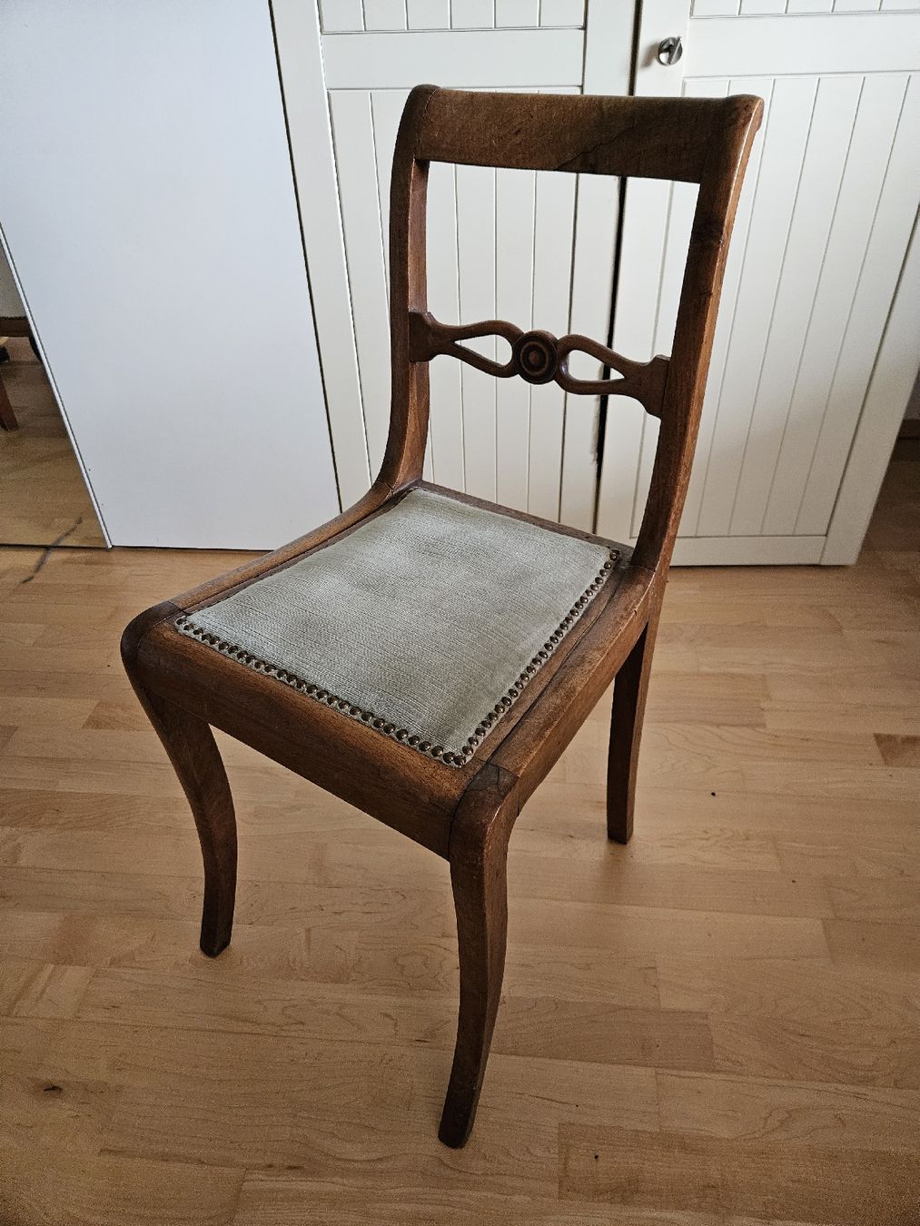 Stühle: Antiker Biedermeier Stuhl – Gebraucht aus Zürich von Pazzenreich 4